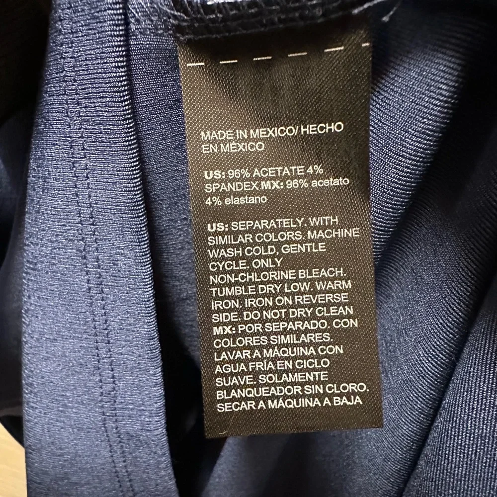 Chico’s Women’s Scoop Neck Sleeveless Tank Top Stretchy Navy Blue, US Large - Picture 5 of 7